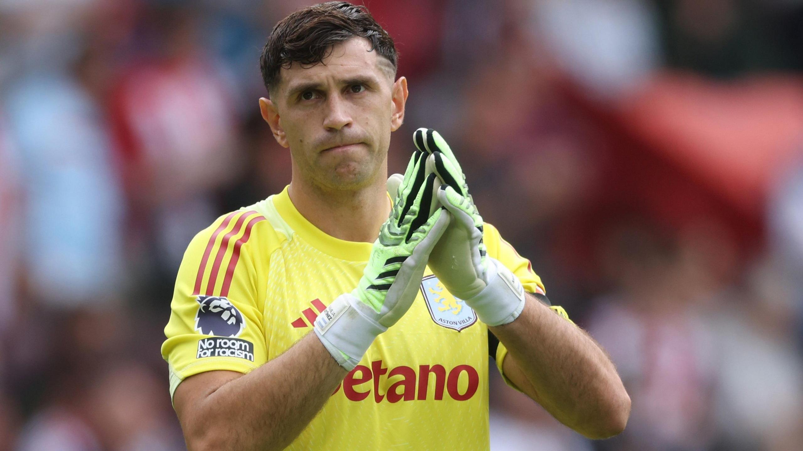 تعهد مارتینز به استون ویلا فوق‌العاده است – اونای امری